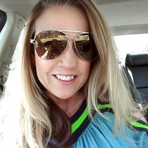 Meet your Posher, Christie